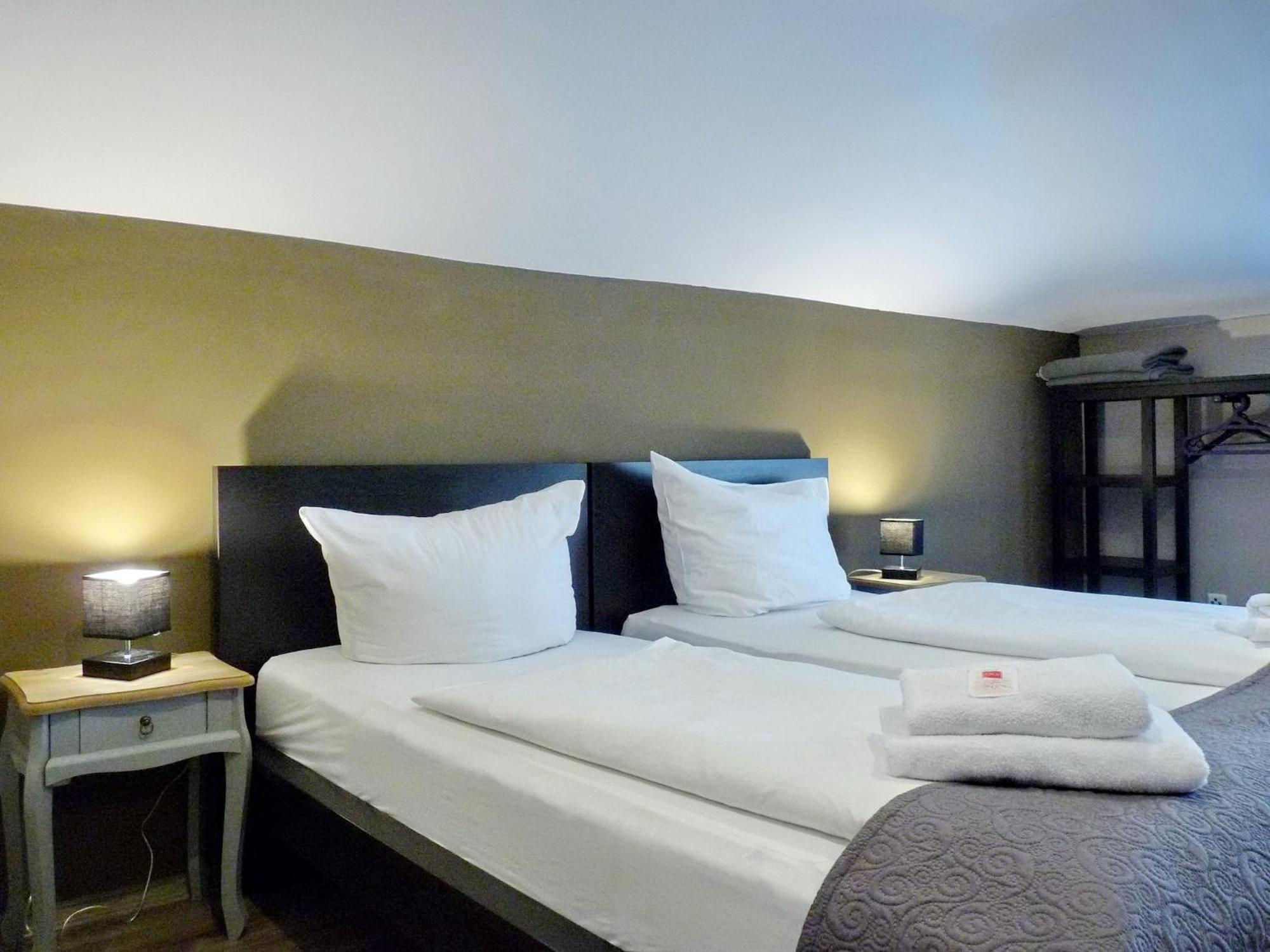Haus Am Burggraben Hotel Hinte Quarto foto